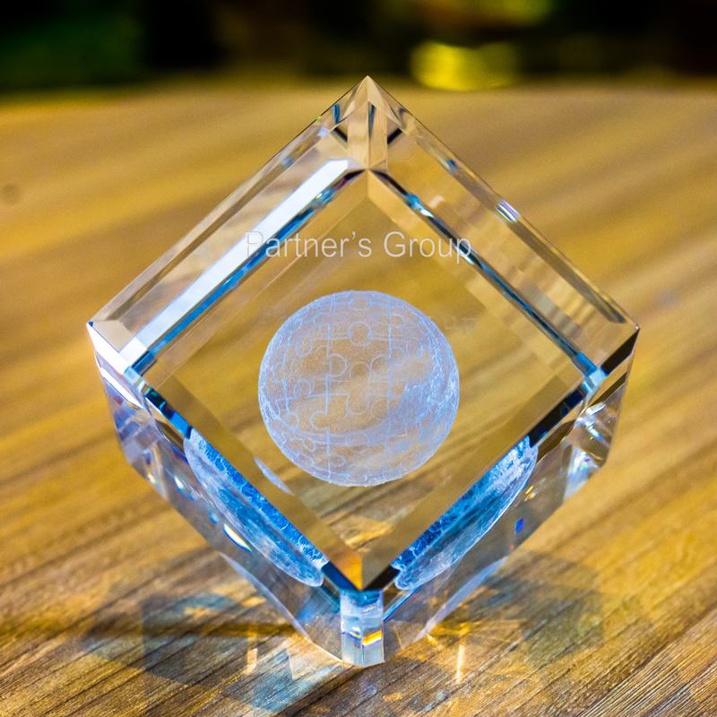 3D Laser Engraved Crystal Cube